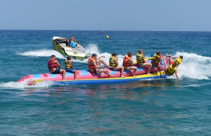 Catamaran + banana en Roses - banana-pd-1.jpg