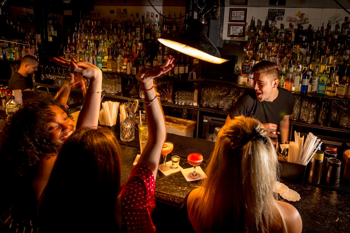 Taller de Cócteles - Lloret de Mar - cocktail-class-3.jpg