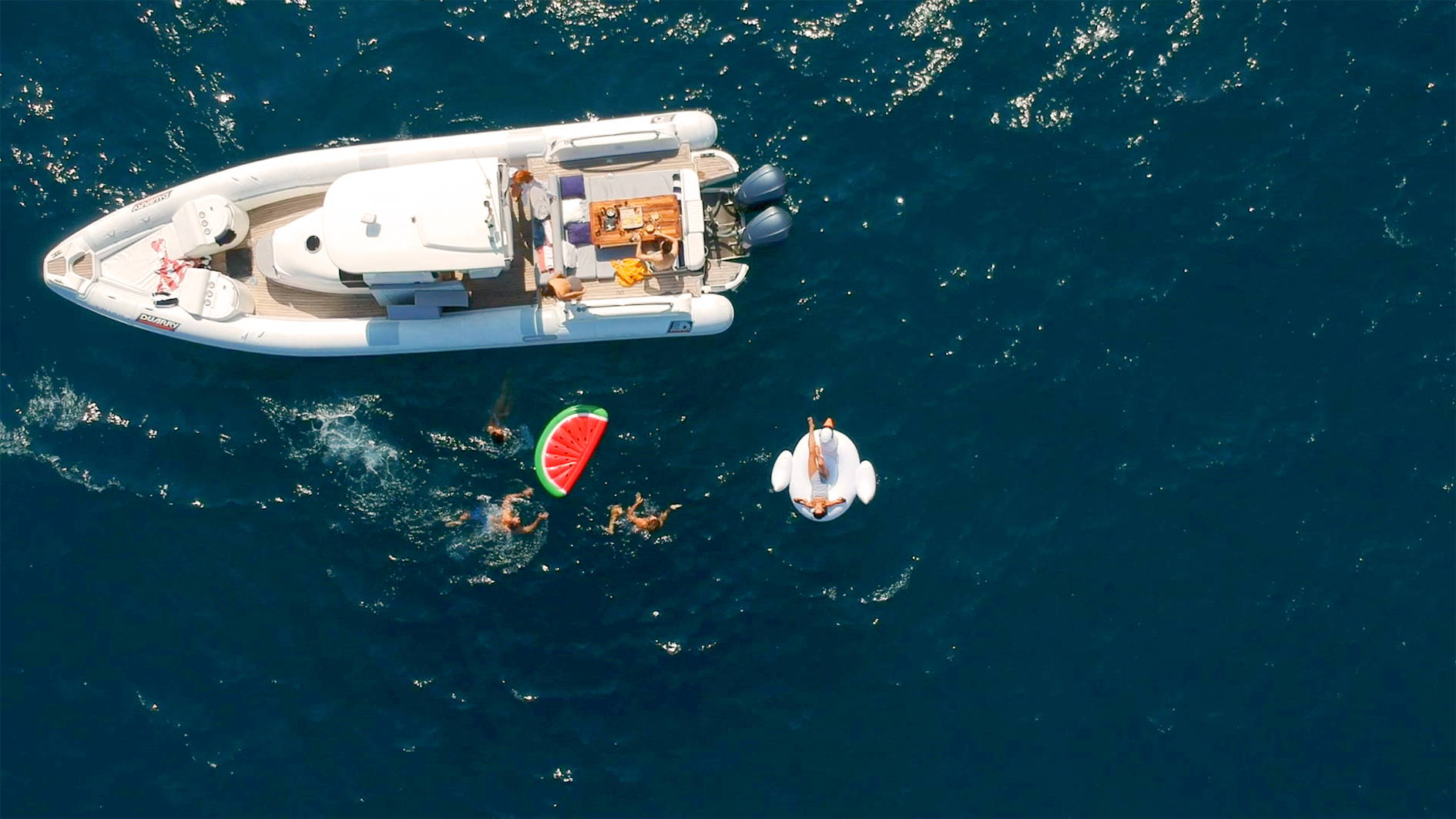 Chill Out Boat - Barcelona - med-one-inflables.jpg