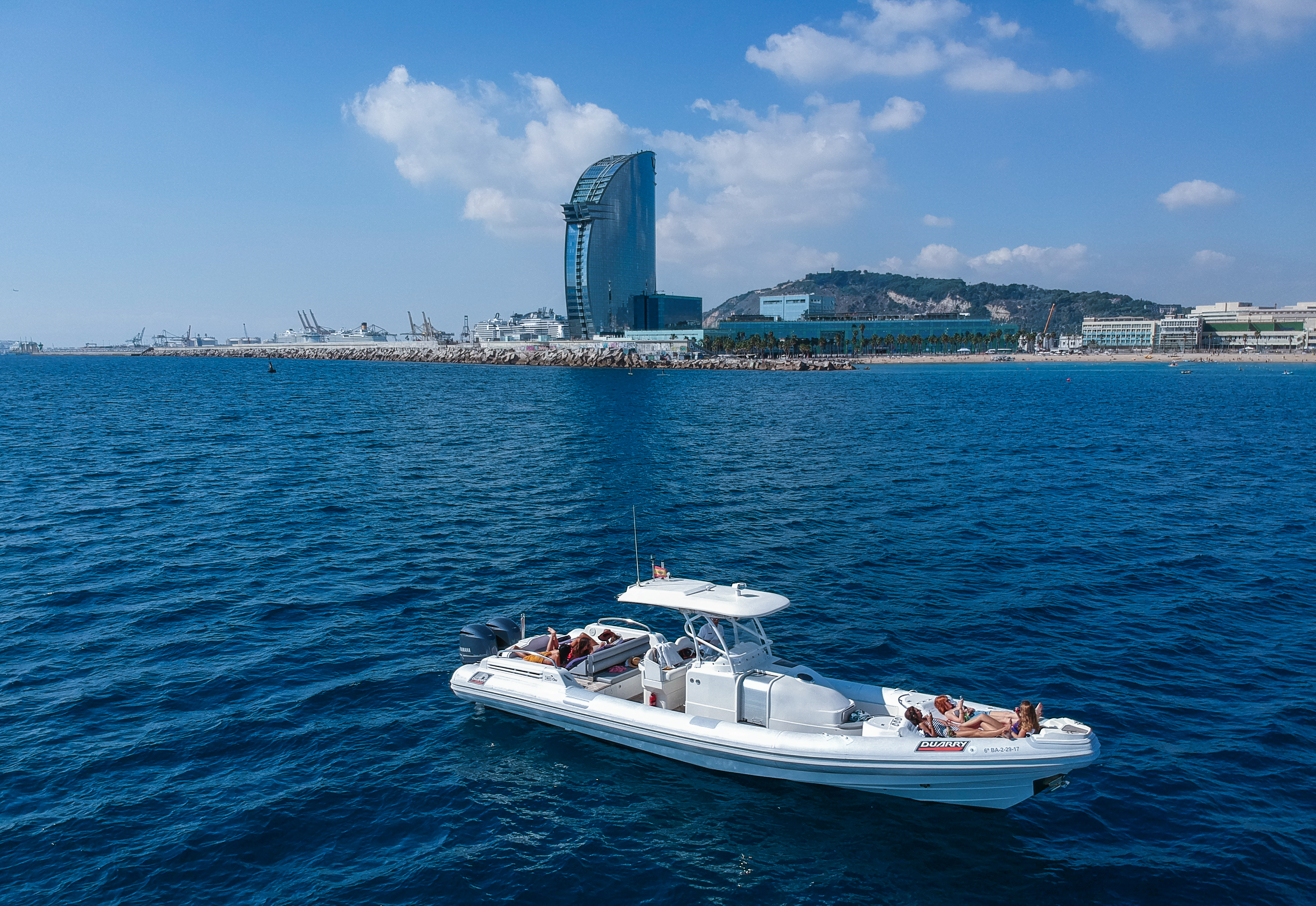 Chill Out Boat - Barcelona - med-one-w.jpg