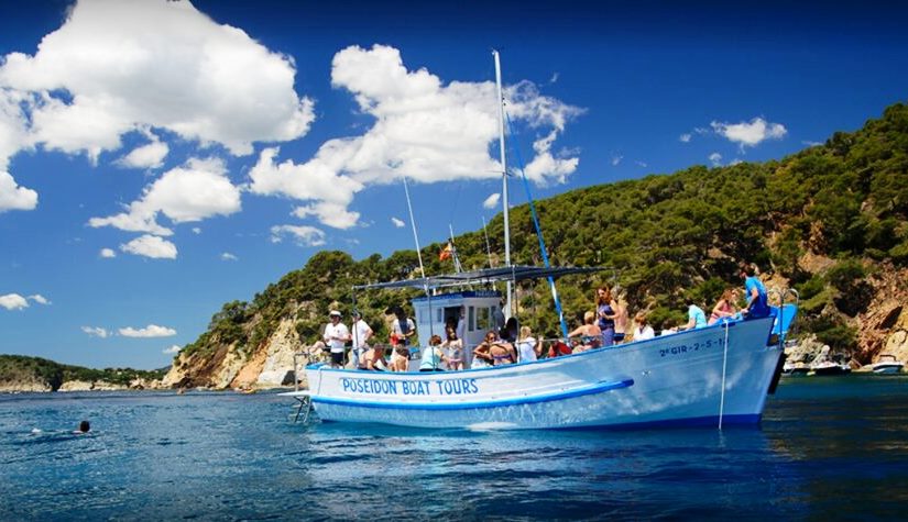 Barco para despedidas de soltera en Platja d'aro - Costa Brava - waikiki-1.jpg